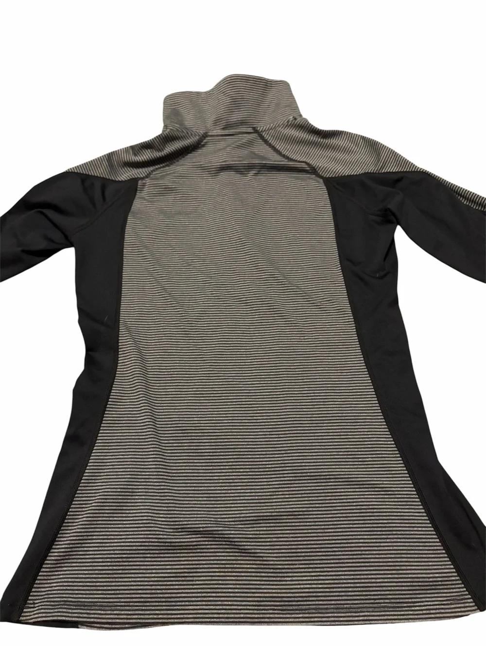 Under Armour Women’s Long Sleeve Turtleneck Pull Over Sweater